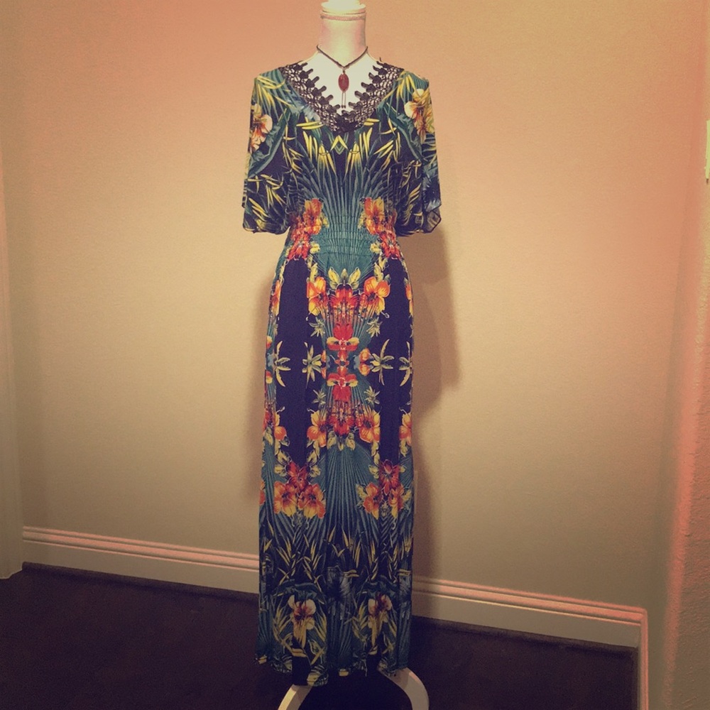 Tropical 🌴 Maxi Dress